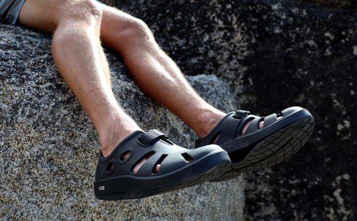 preto OOFOS sandália masculina oocandoo 62V2141