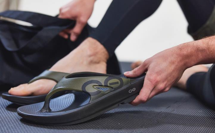 verde tático OOFOS sandália esportiva ooriginal masculina 62V2111