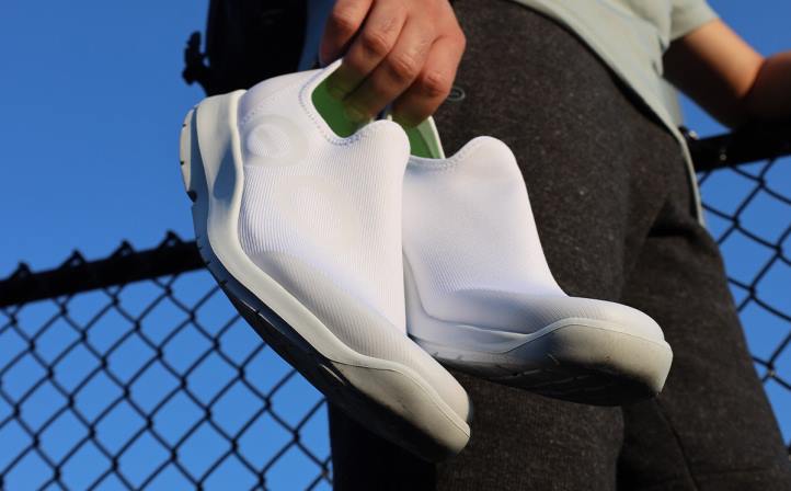 branco OOFOS sapato baixo esportivo oomg masculino 62V2148