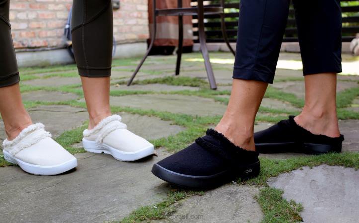 preto OOFOS sapato mule oocoozie feminino 62V2104