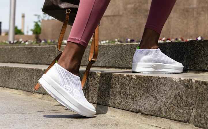 branco OOFOS sapato oomega chukka feminino 62V283