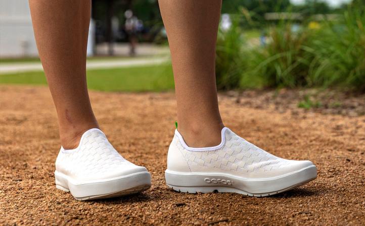 verificador branco OOFOS sapato baixo feminino oomg eezee 62V290